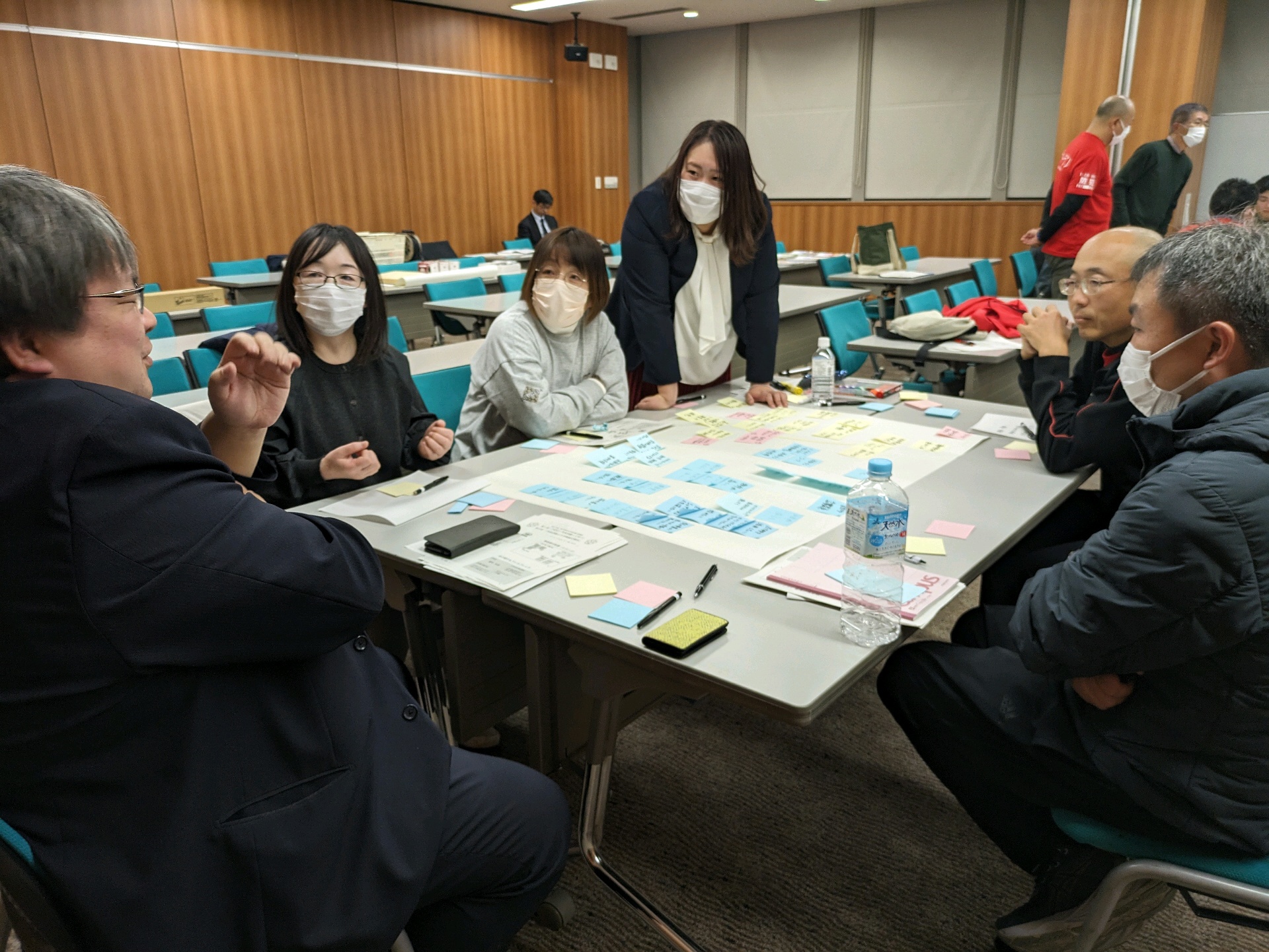 情報交換の様子4