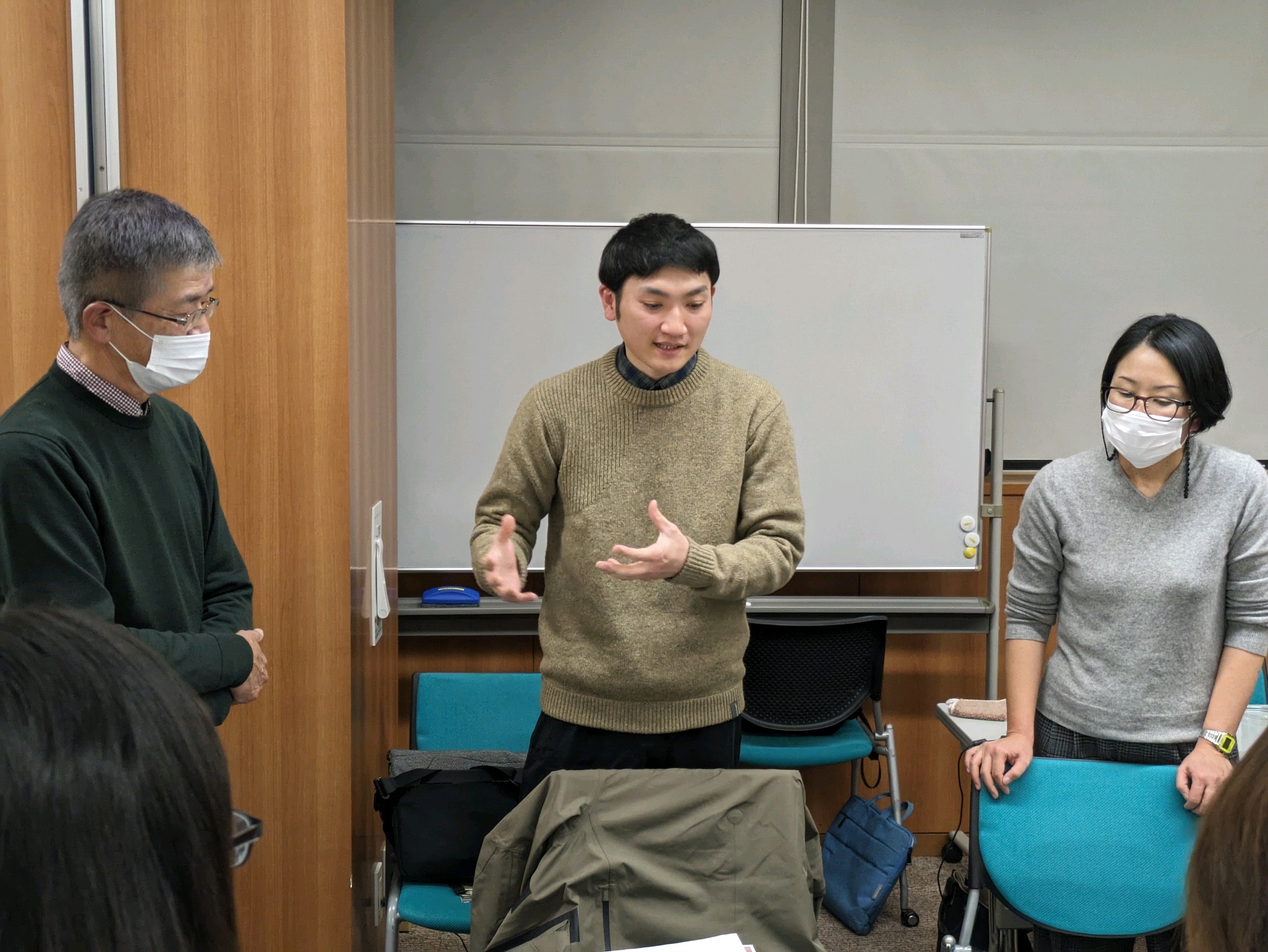 情報交換の様子5