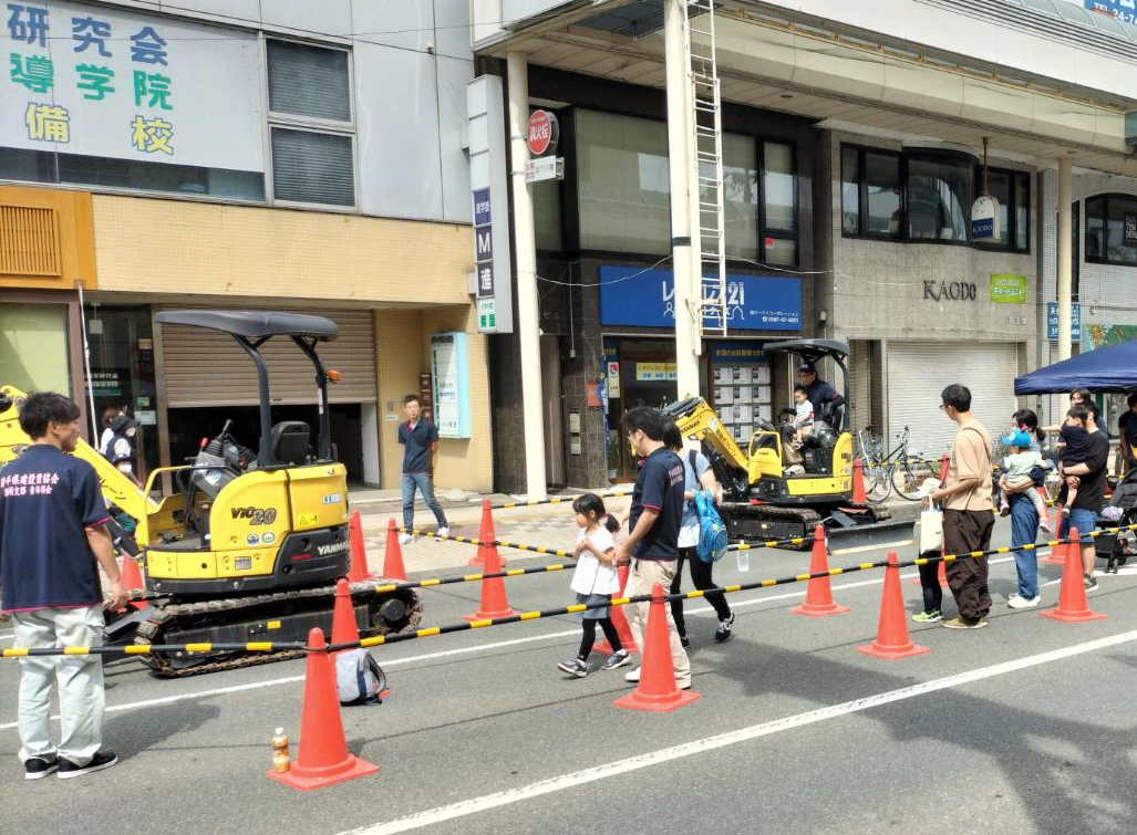 「働く車」展示・乗車体験の様子