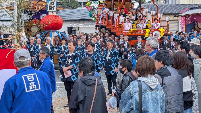 開会式であいさつする倉成市長