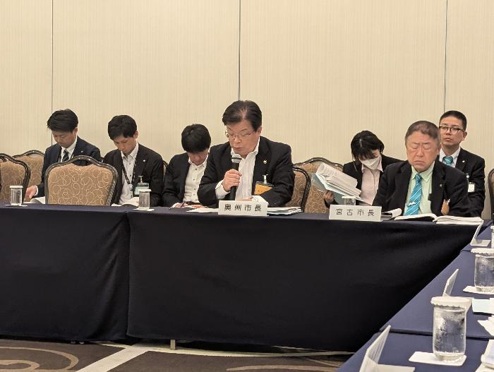 要望について説明する倉成市長