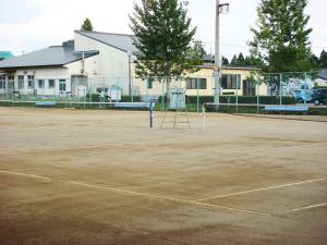 胆沢総合体育館に隣接した、胆沢農村広場テニスコートの写真