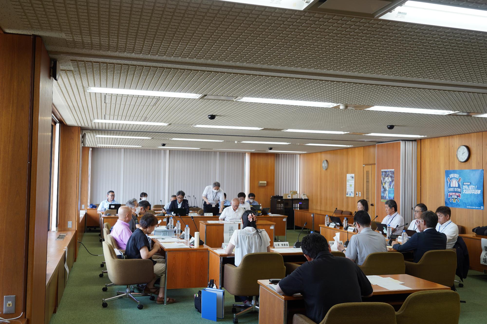 第4回奥州市環境基本計画策定委員会の様子1