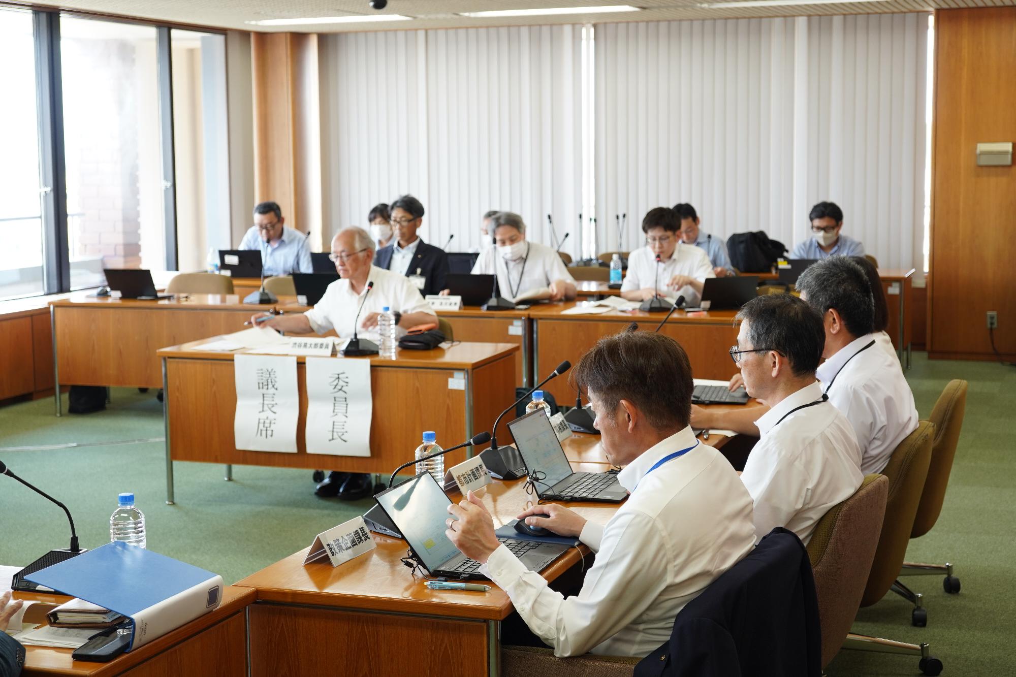 第4回奥州市環境基本計画策定委員会の様子2