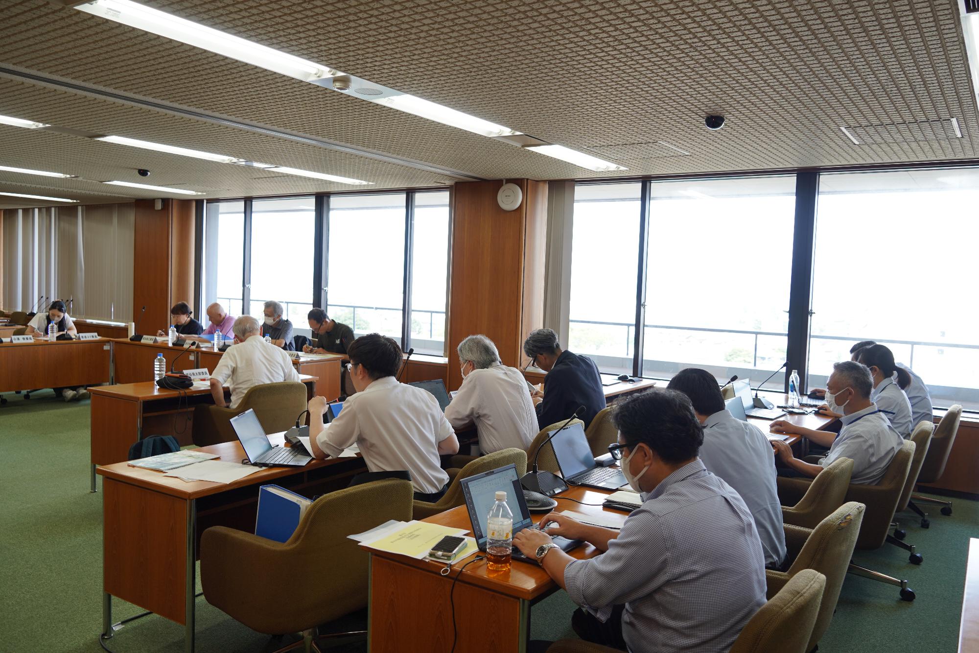 第4回奥州市環境基本計画策定委員会の様子3