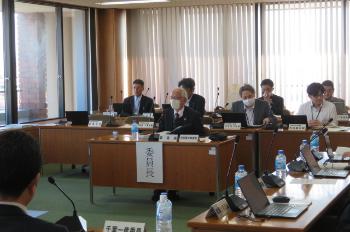 第2回計画策定員会の委員長の様子