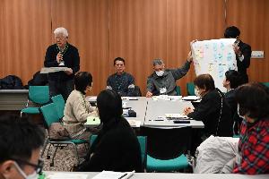 発表する市民の様子3