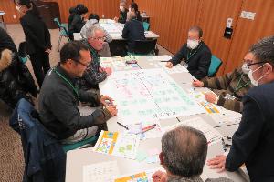 ワークショップで議論する市民の皆さん2