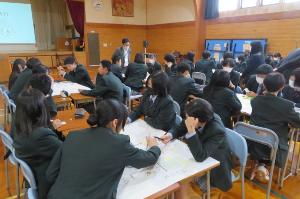 ワークショップに取り組む生徒の様子8