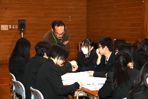 ワークショップに取り組む生徒の様子3