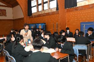 ワークショップに取り組む生徒の様子10