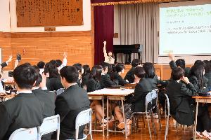 講義は生徒の参加型です