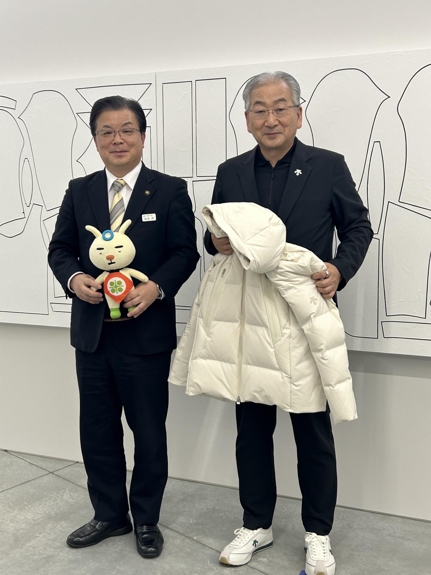 倉成市長と小関社長