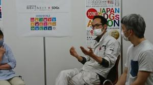 「奥州めぐみネット×SDGs」のトークで工藤建設株式会社の花澤 淳氏が話をしている写真
