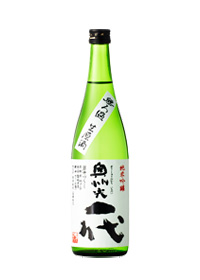 グリーン系の透明な瓶に、「奥州光一代」と筆で書かれた文字が印刷されたラベルが貼られた日本酒「奥州光一代」の商品の写真