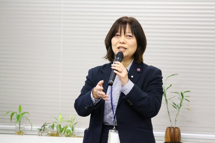 稲葉雅子氏