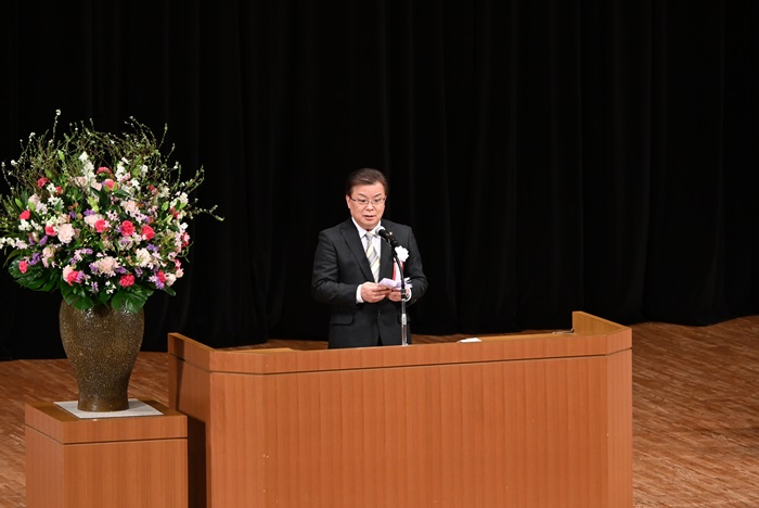 挨拶する倉成市長