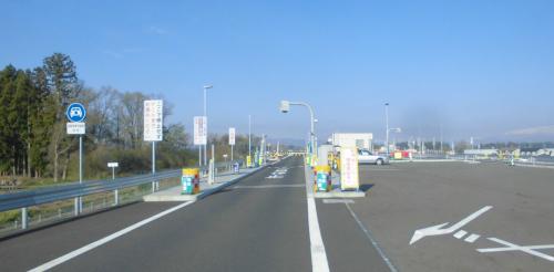 左側に自動車専用の標識、高速道路入口の奥州スマートインターチェンジ乗り場付近を写した写真